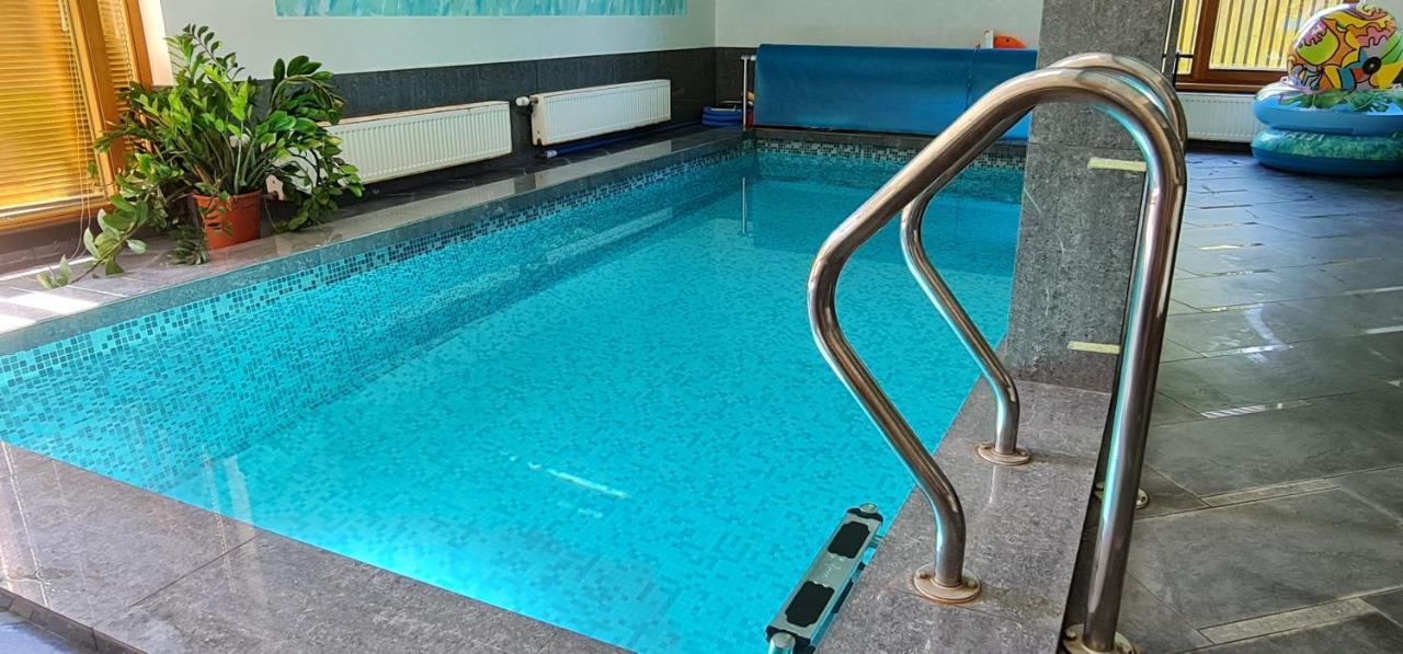 Ādaži Spacious House With Indoor Pool & Sauna. מראה חיצוני תמונה